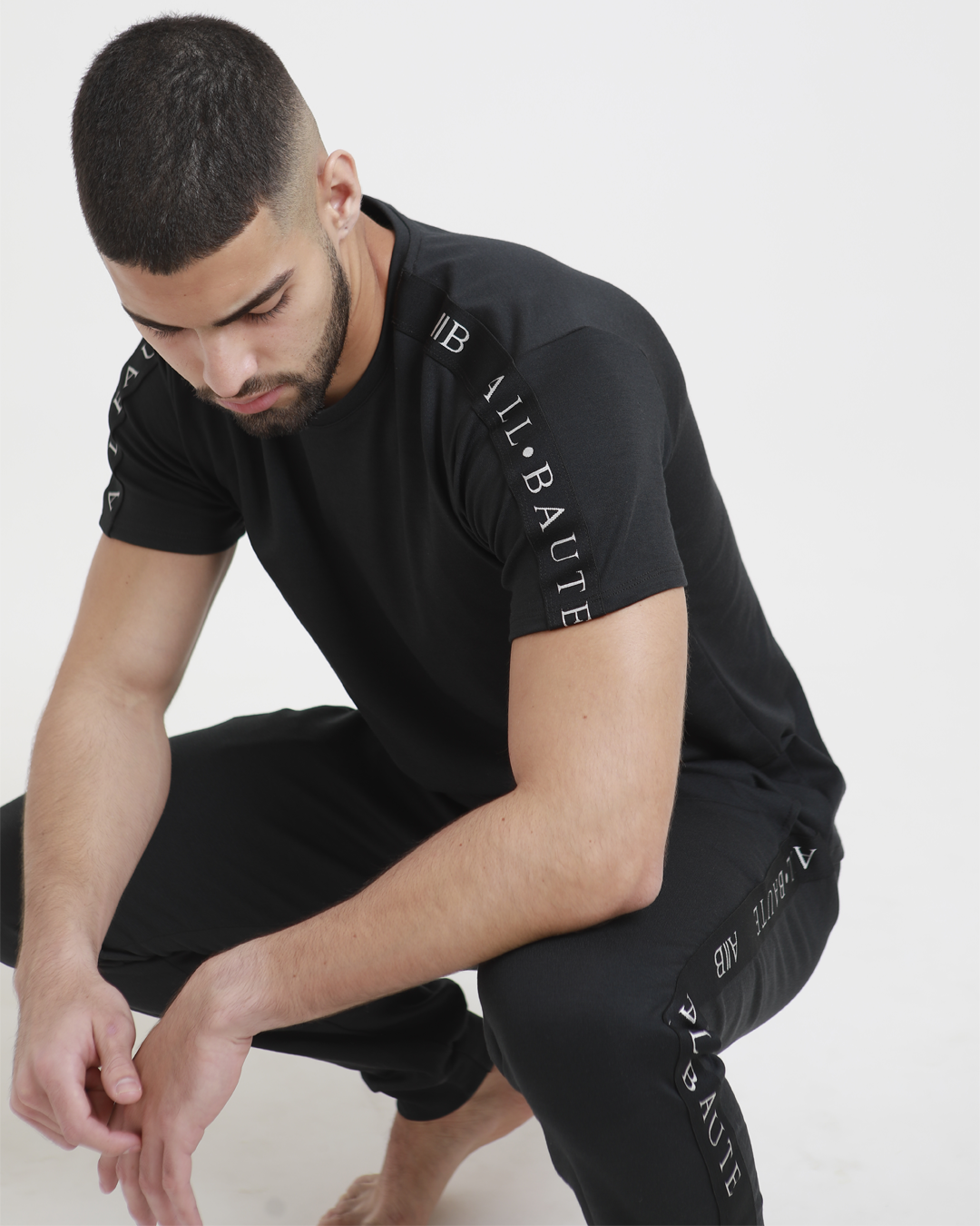 MEN'S SPORTS SUIT