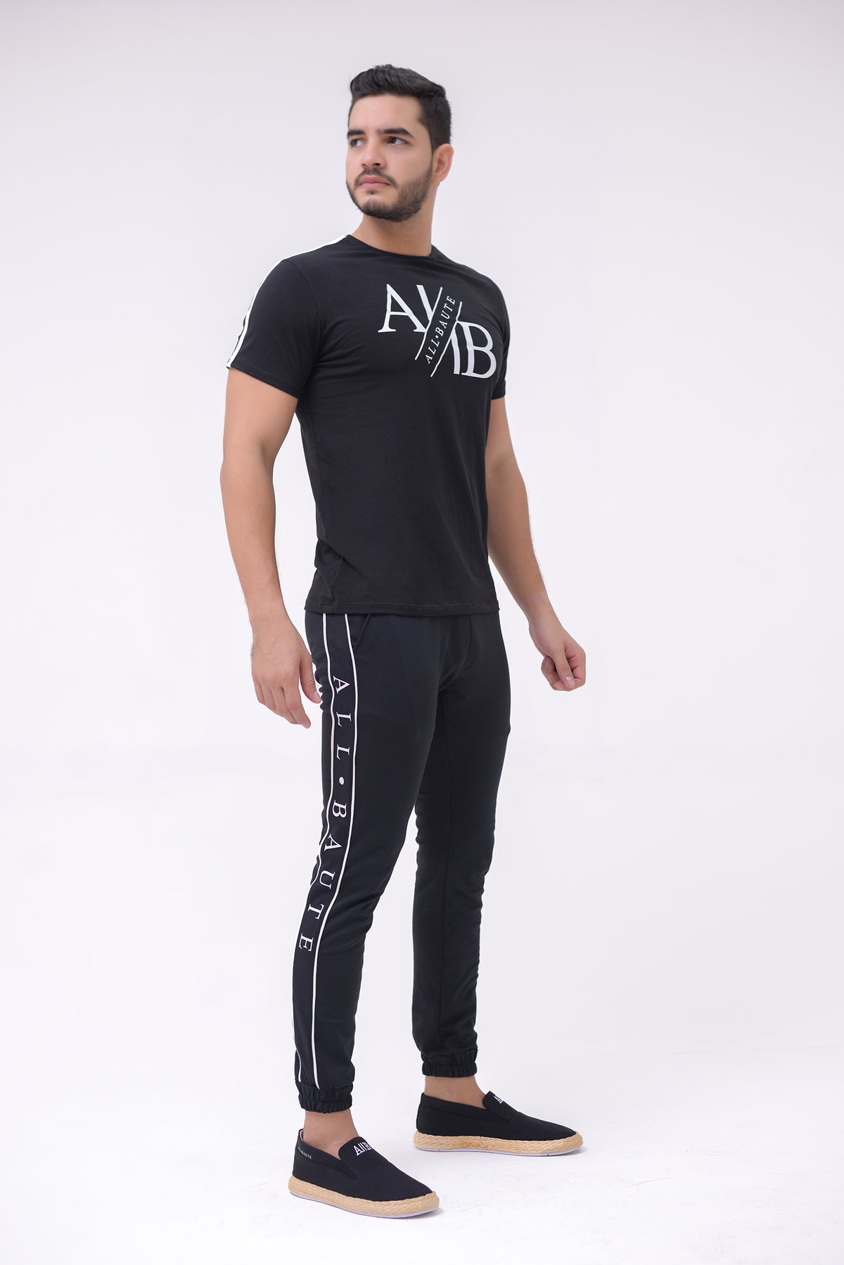 MEN'S SPORTS SUIT